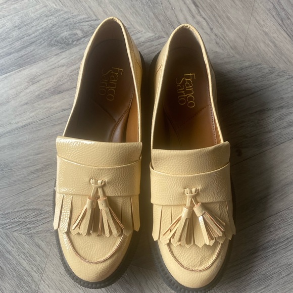 Franco Sarto Jack Lug Sole Loafers, Size 9.5, Beige Patent Leather - Picture 4 of 5
